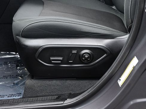 Used 2024 Jeep Grand Cherokee L Laredo w/ Luxury Tech Group I image 11