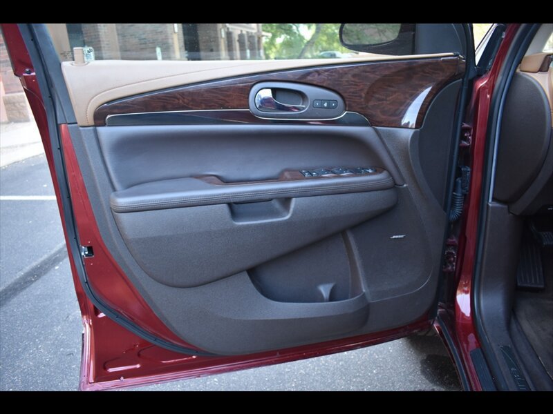 Used 2016 Buick Enclave Leather FWD image 17