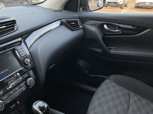 Used 2022 Nissan Rogue Sport SV image 34