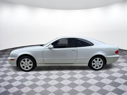 Used 2002 Mercedes-Benz CLK 320 Coupe image 2