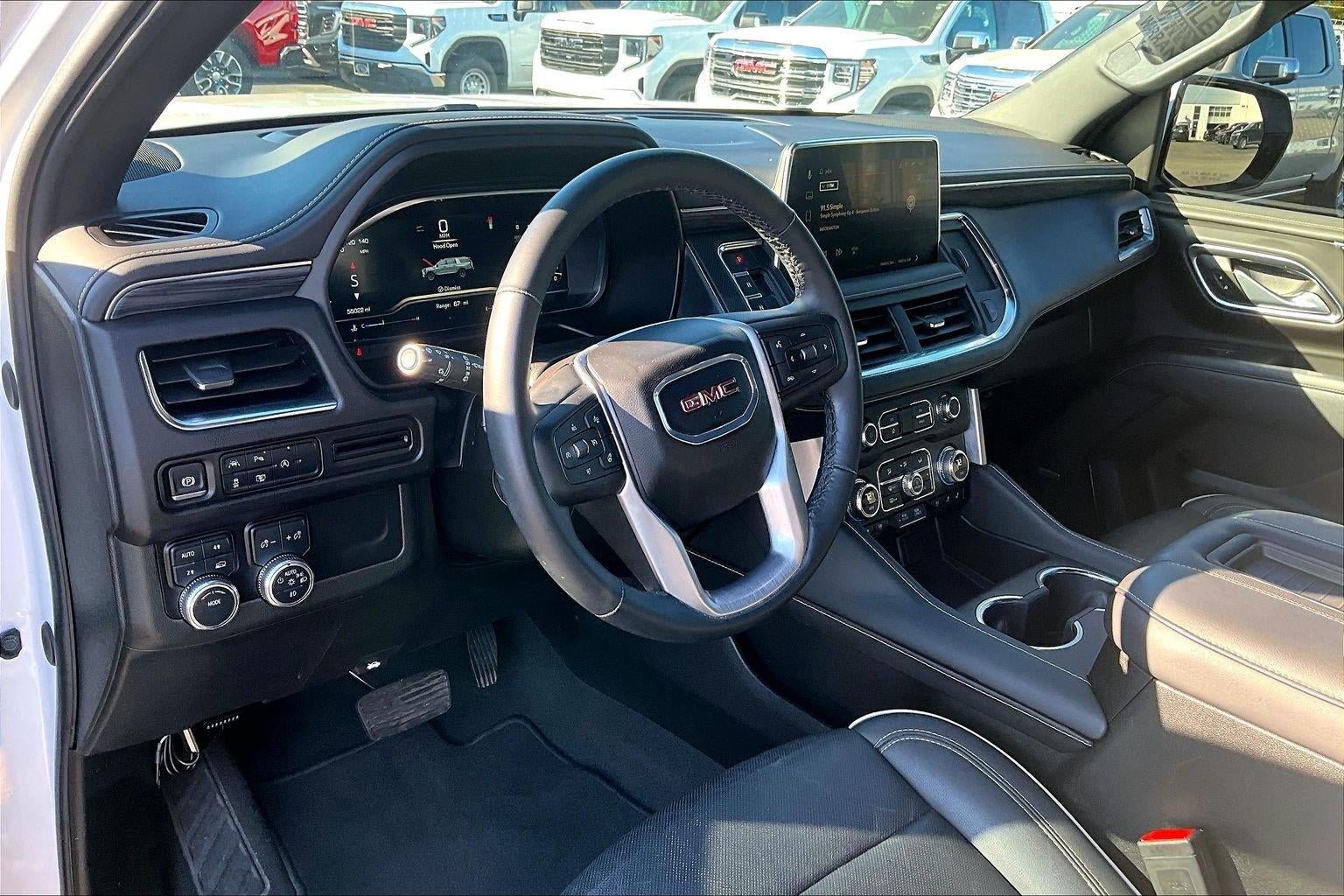 Used 2024 GMC Yukon XL SLT w/ SLT Luxury Package AWD/4WD image 15