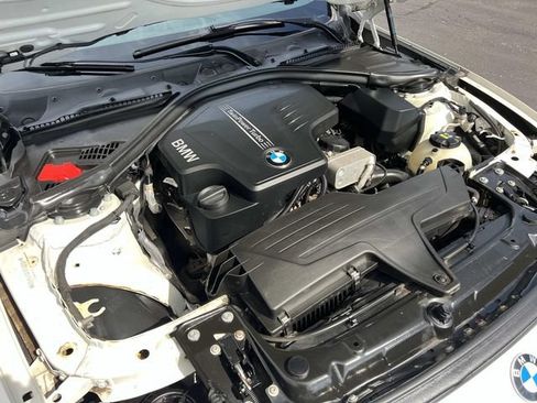Used 2016 BMW 320i xDrive Sedan AWD/4WD image 10