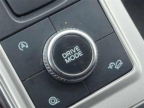 Used 2023 Ford Explorer XLT w/ Equipment Group 202A image 25