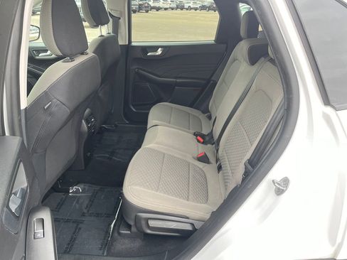 Used 2021 Ford Escape SE image 16