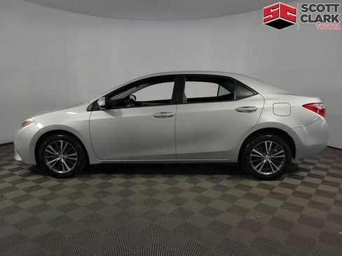 Used 2016 Toyota Corolla LE FWD image 4