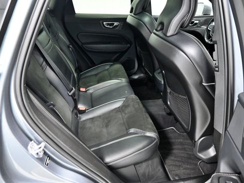 Used 2019 Volvo XC60 T5 R-Design w/ Protection Package Premier AWD/4WD image 31