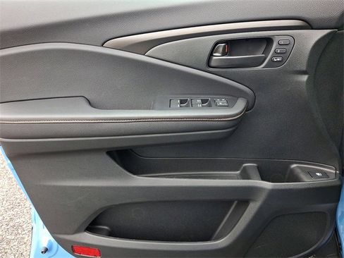 Certified 2025 Honda Ridgeline TrailSport+ image 12