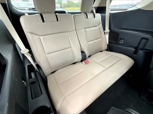 Used 2022 Ford Explorer XLT w/ Equipment Group 202A image 27