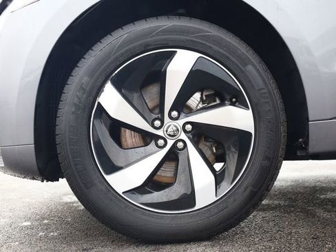 Used 2024 Jaguar F-PACE R-Dynamic S image 7