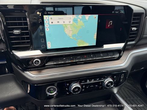 Used 2022 GMC Sierra 1500 SLT AWD/4WD image 17