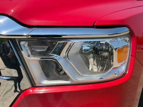 Used 2019 RAM 1500 Big Horn AWD/4WD image 9