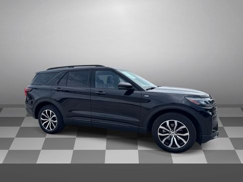 Used 2025 Ford Explorer ST-Line AWD/4WD image 5