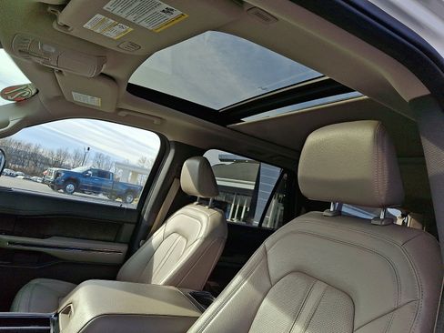 Used 2021 Ford Expedition Max Limited image 16