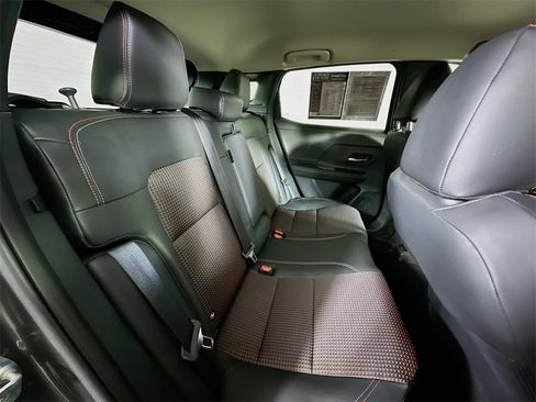 Used 2025 Nissan Kicks SR image 11