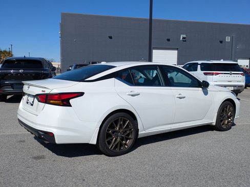 New 2025 Nissan Altima 2.5 SR image 4