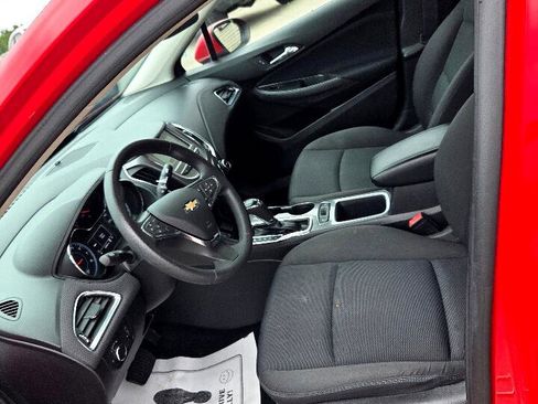 Used 2016 Chevrolet Cruze LT w/ Convenience Package image 9