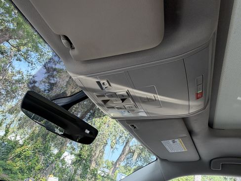 Used 2021 Volkswagen Atlas SE w/ Panoramic Sunroof Package FWD image 29