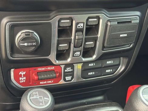 Used 2023 Jeep Gladiator Rubicon w/ LED Lighting Group AWD/4WD image 26