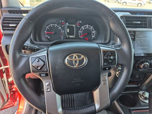 Certified 2021 Toyota 4Runner SR5 Premium AWD/4WD image 9