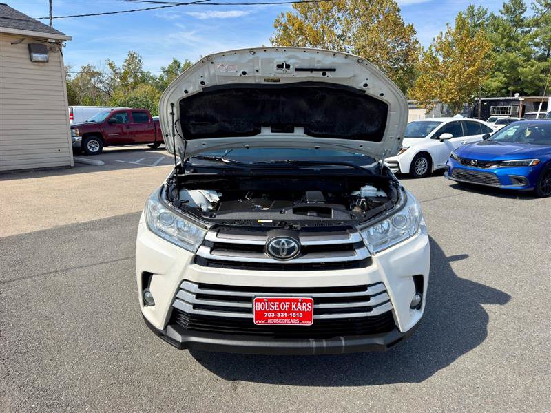 Used 2019 Toyota Highlander XLE AWD/4WD image 6