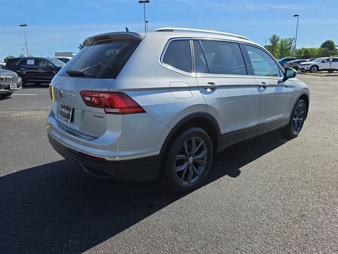 Used 2022 Volkswagen Tiguan SE AWD/4WD image 19