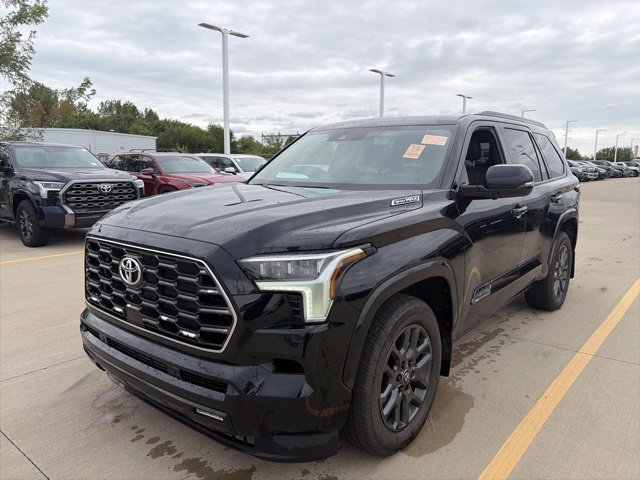 Used 2025 Toyota Sequoia Platinum AWD/4WD image 3