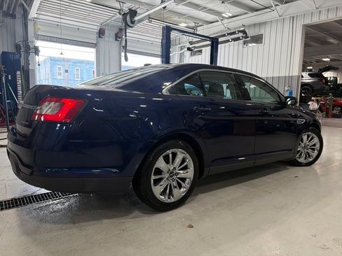 Used 2011 Ford Taurus Limited w/ 301A Rapid Spec Order Code FWD image 10