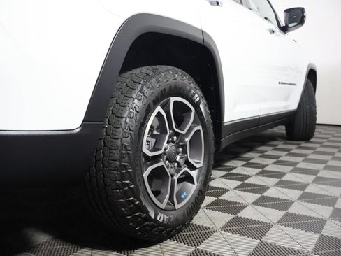 Used 2023 Jeep Grand Cherokee Trailhawk w/ Advanced Protech Group II AWD/4WD image 12