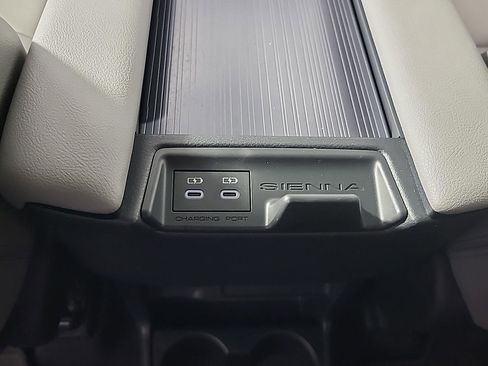 Used 2025 Toyota Sienna XLE w/ XLE Plus Package image 26