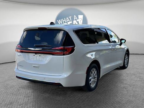 New 2026 Chrysler Pacifica Select FWD image 36