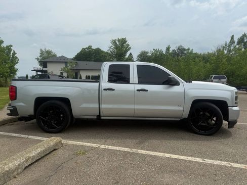 Used 2018 Chevrolet Silverado 1500 Custom w/ Custom Value Package AWD/4WD image 4