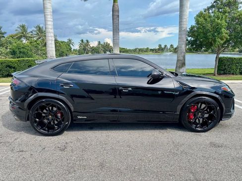 Used 2024 Lamborghini Urus Performante AWD/4WD image 5