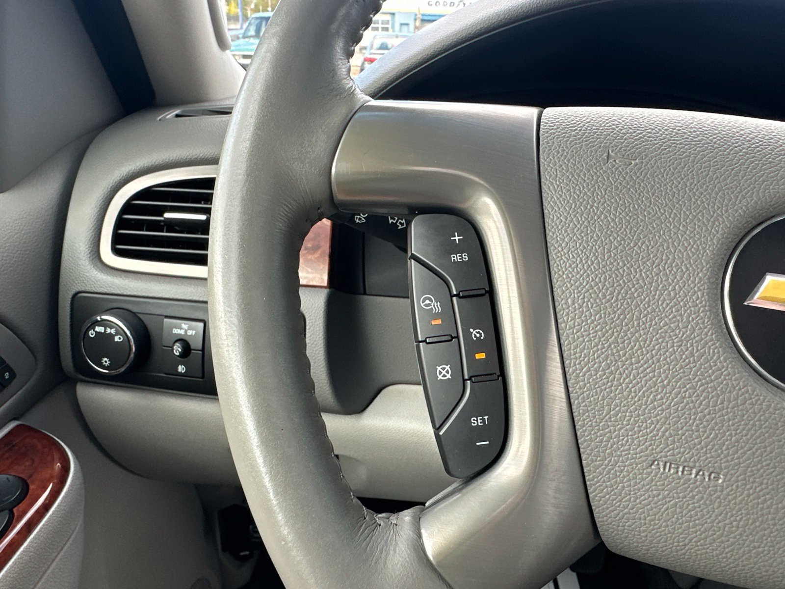 Used 2013 Chevrolet Avalanche LTZ AWD/4WD image 53