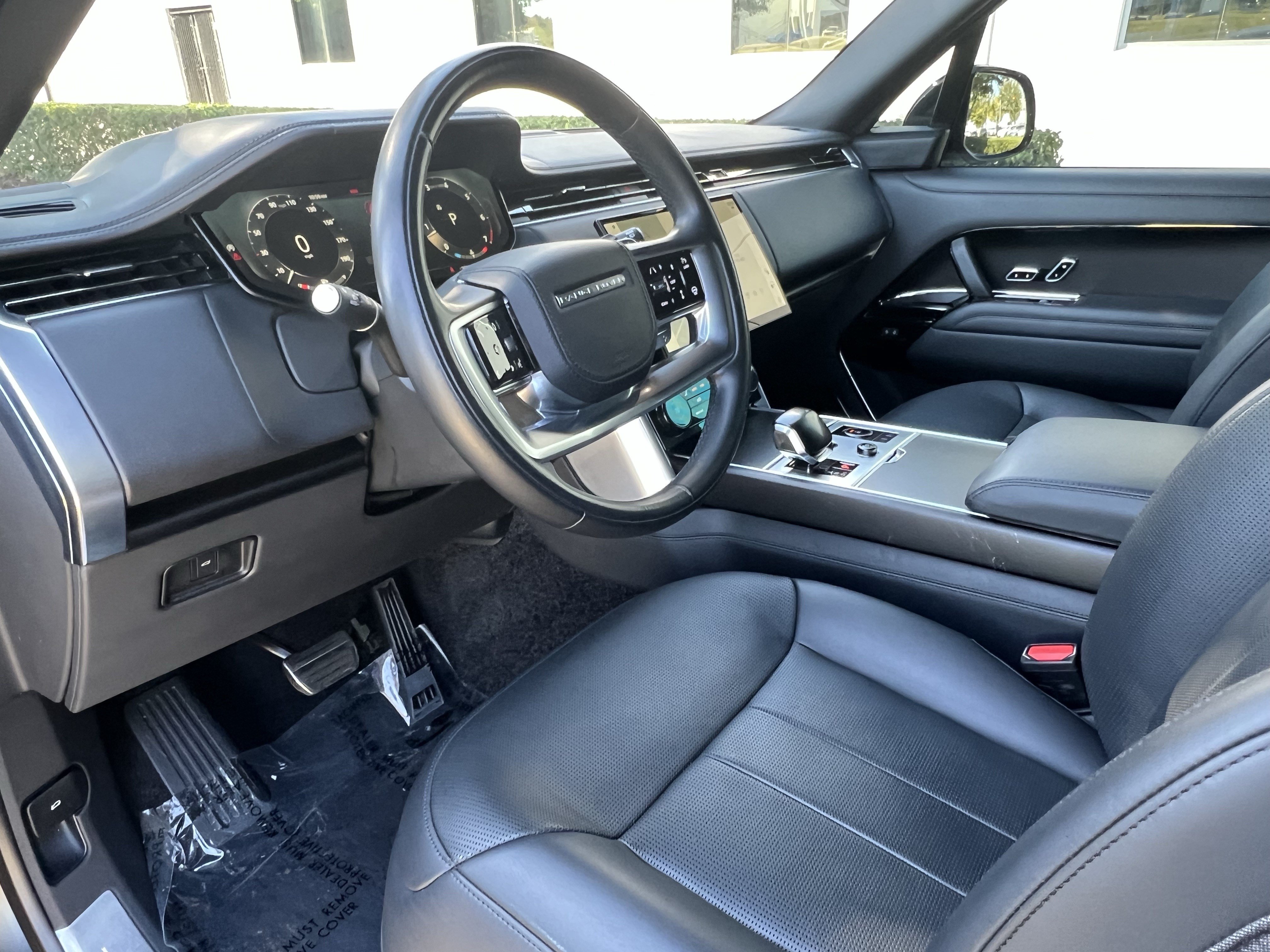 Used 2023 Land Rover Range Rover SV AWD/4WD image 17