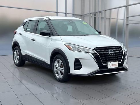 Used 2022 Nissan Kicks S FWD image 1
