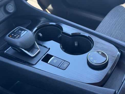 Used 2023 Nissan Rogue SV image 18