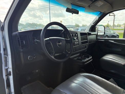 Used 2008 GMC Savana 3500 Extended Passenger RWD image 17