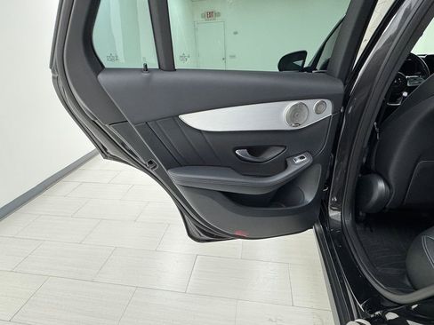 Used 2021 Mercedes-Benz GLC 300 image 11