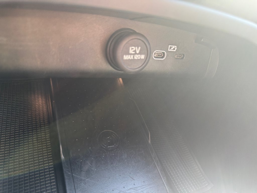 Used 2024 Volvo XC40 B5 Plus w/ Climate Package AWD/4WD image 24