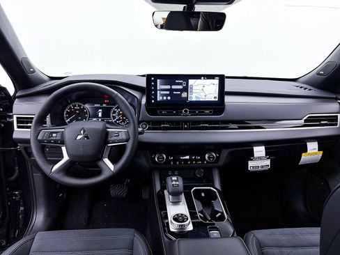 New 2026 Mitsubishi Outlander LE FWD image 20