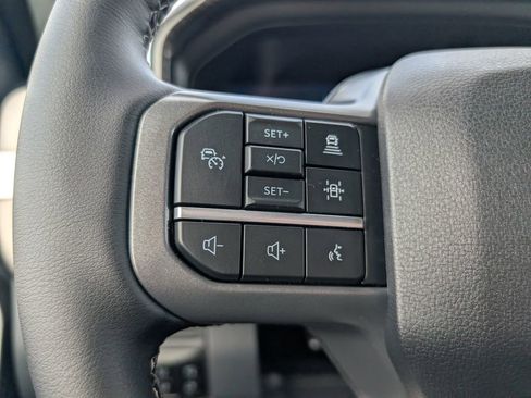 New 2026 Ford F250 Lariat w/ Black Appearance Package image 17