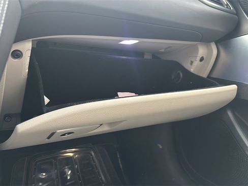 Used 2023 Genesis G70 2.0T image 30