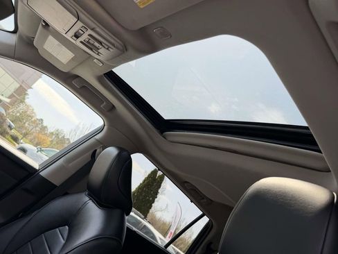 Certified 2024 Toyota Highlander XLE image 19