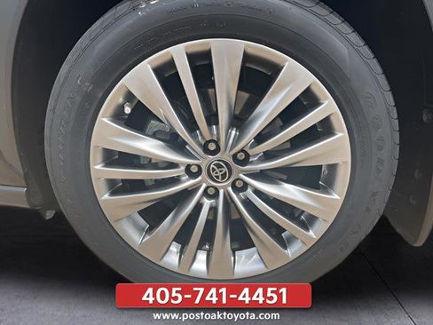 Used 2023 Toyota Highlander Platinum AWD/4WD image 67