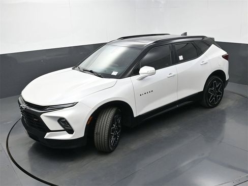 Used 2023 Chevrolet Blazer RS w/ Driver Confidence II Package image 36