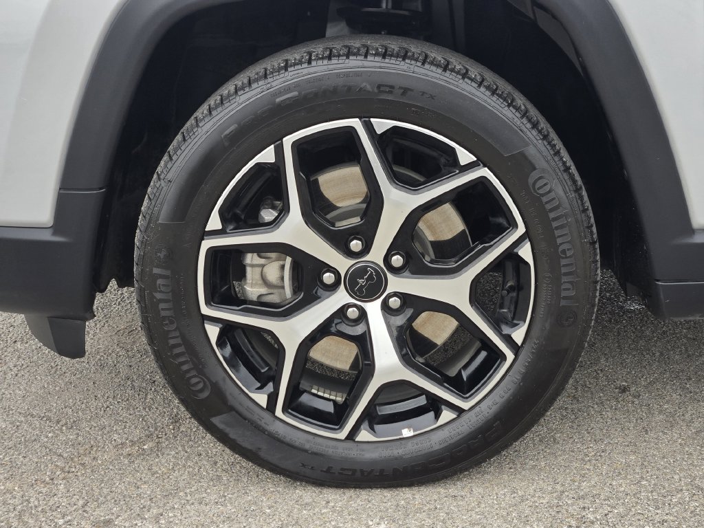 Used 2025 Jeep Compass Limited AWD/4WD image 12