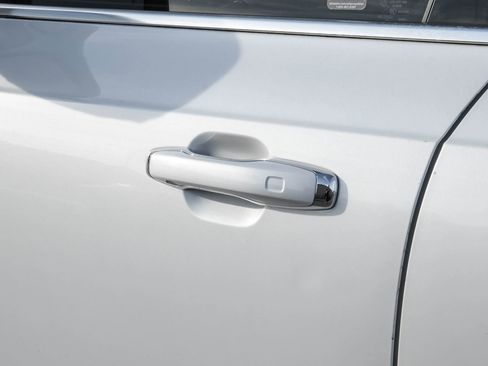 Used 2017 Volvo XC90 T6 Momentum w/ Vision Package image 43