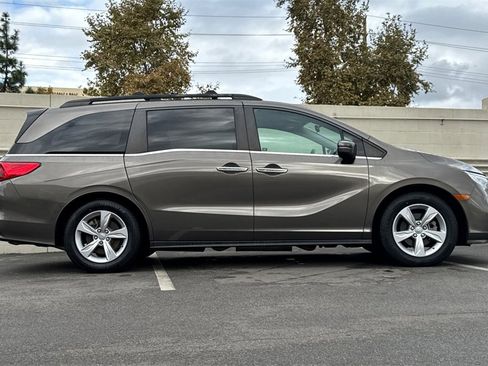 Used 2020 Honda Odyssey EX image 6