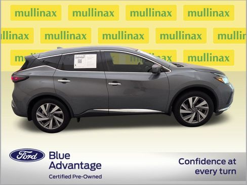 Used 2020 Nissan Murano SL w/ Cargo Package FWD image 2