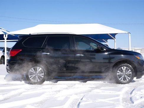 Used 2020 Nissan Pathfinder SL image 3